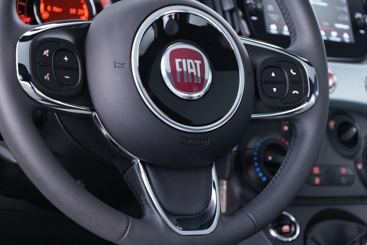 Fiat 500 1.0 Hybrid Dolcevita Tech Pack| PANORAMADAK | CARPLAY | PDC | Mistlampen