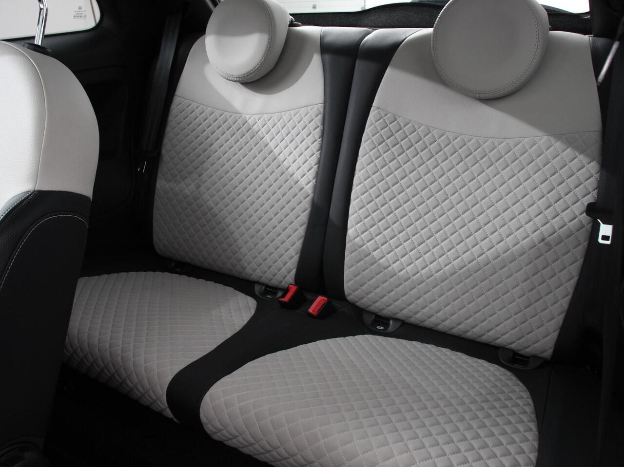 Fiat 500 1.0 Hybrid Dolcevita | Parkeersensor achter | Climate control | Radio | Panoramadak | Cruise control