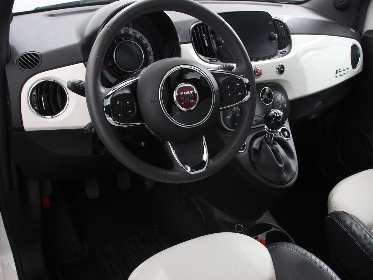 Fiat 500 1.0 Hybrid Dolcevita | Parkeersensor achter | Climate control | Radio | Panoramadak | Cruise control