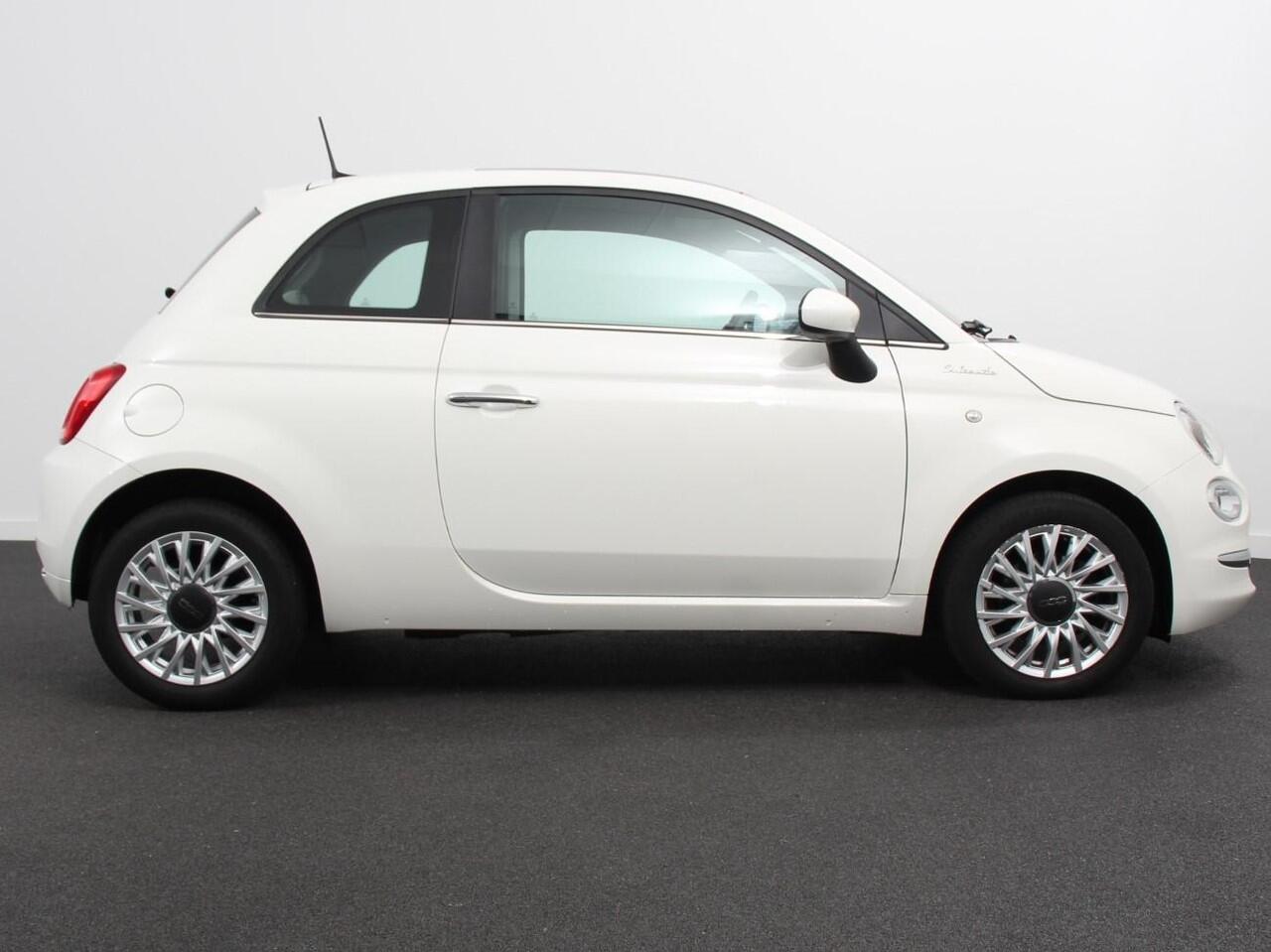 Fiat 500 1.0 Hybrid Dolcevita | Parkeersensor achter | Climate control | Radio | Panoramadak | Cruise control