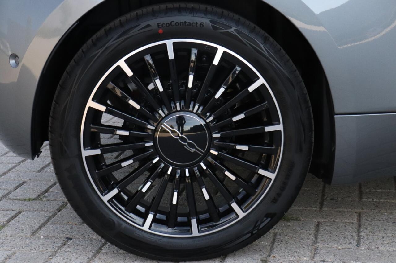 Fiat 500 La Prima 42 kWh | Technology | Winter | JBL | 17"