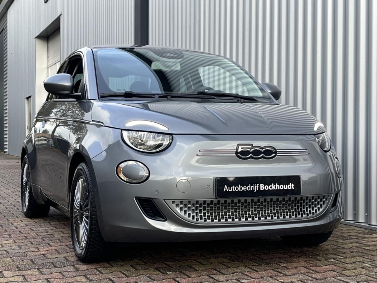 Fiat 500 Icon 42 kWh | Apple Carplay | Stoelverwarming | Camera