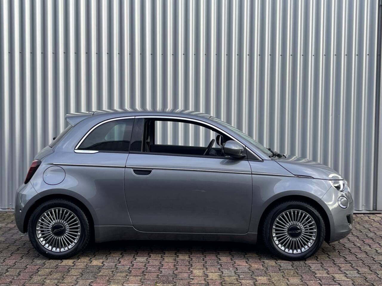 Fiat 500 Icon 42 kWh | Apple Carplay | Stoelverwarming | Camera