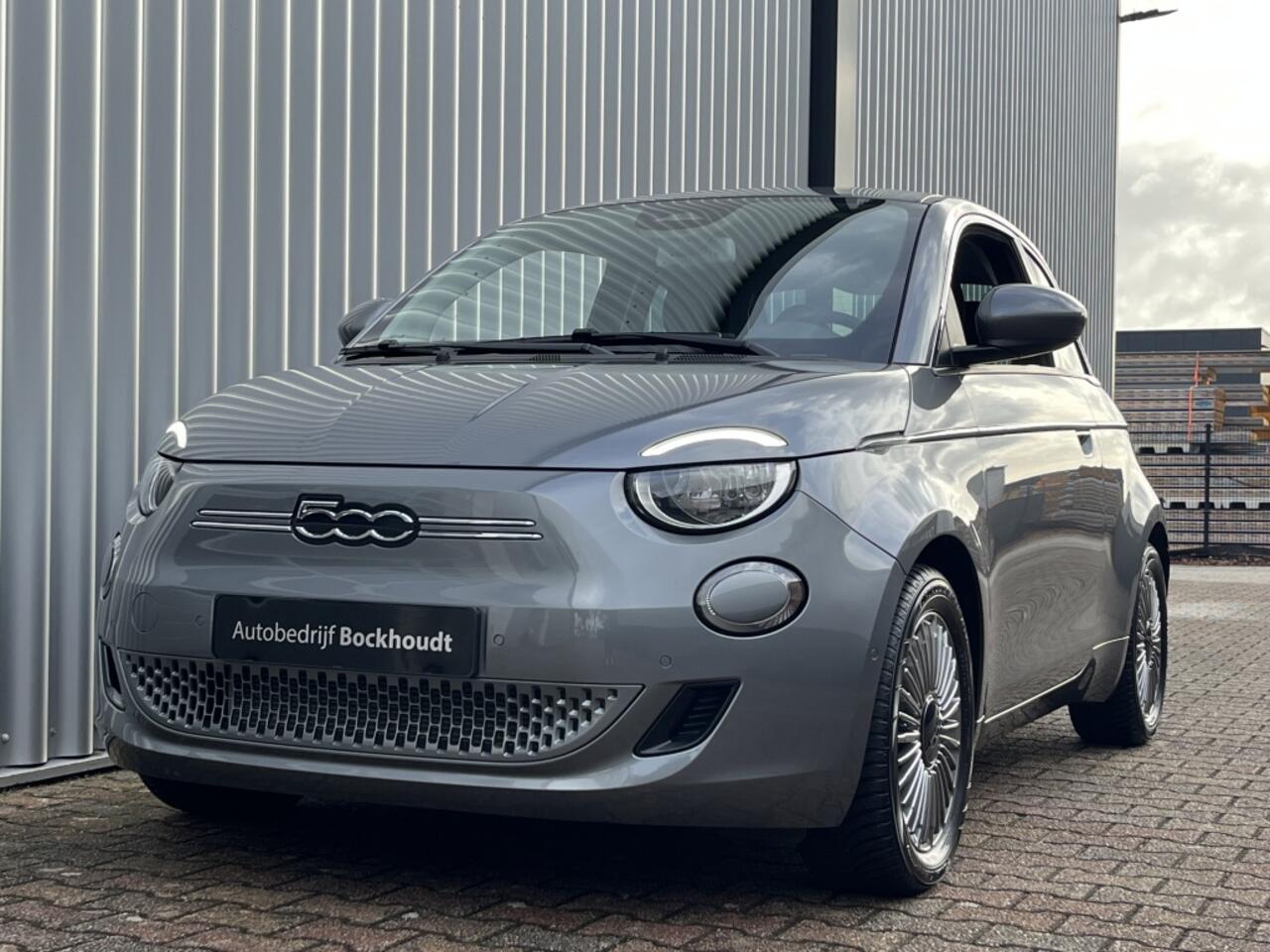 Fiat 500 Icon 42 kWh | Apple Carplay | Stoelverwarming | Camera