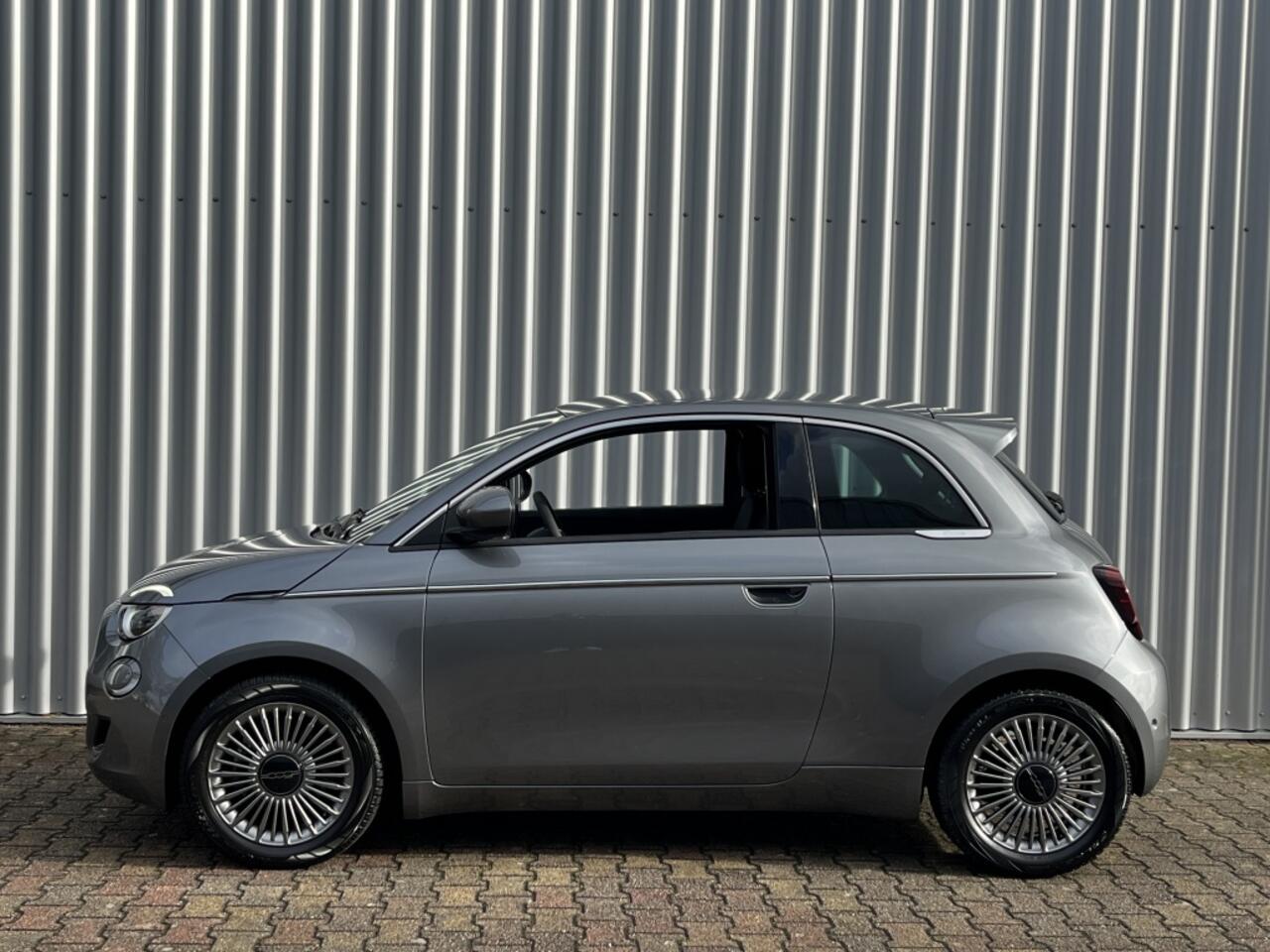 Fiat 500 Icon 42 kWh | Apple Carplay | Stoelverwarming | Camera