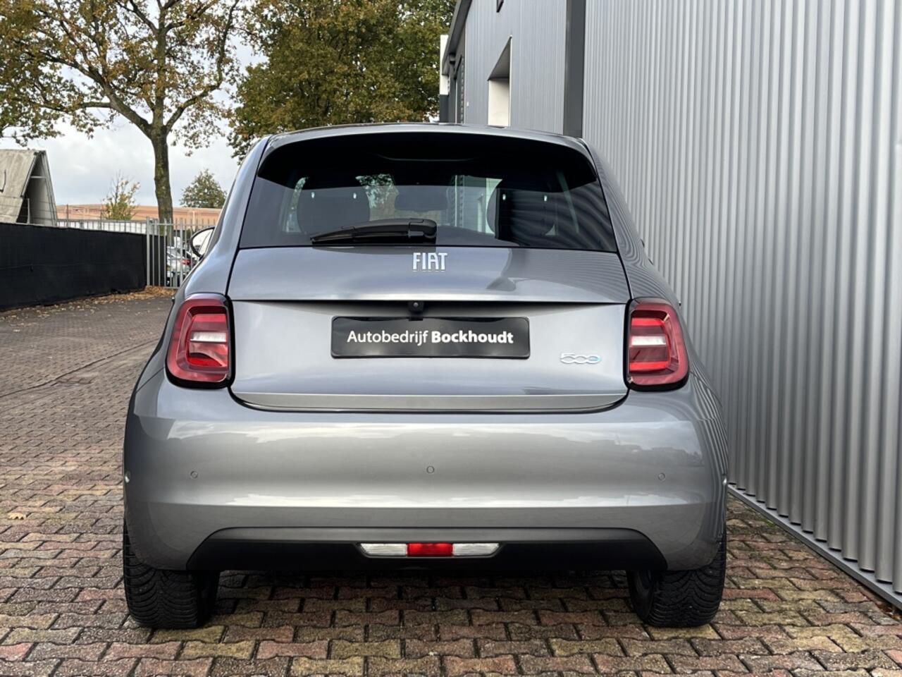 Fiat 500 Icon 42 kWh | Apple Carplay | Stoelverwarming | Camera