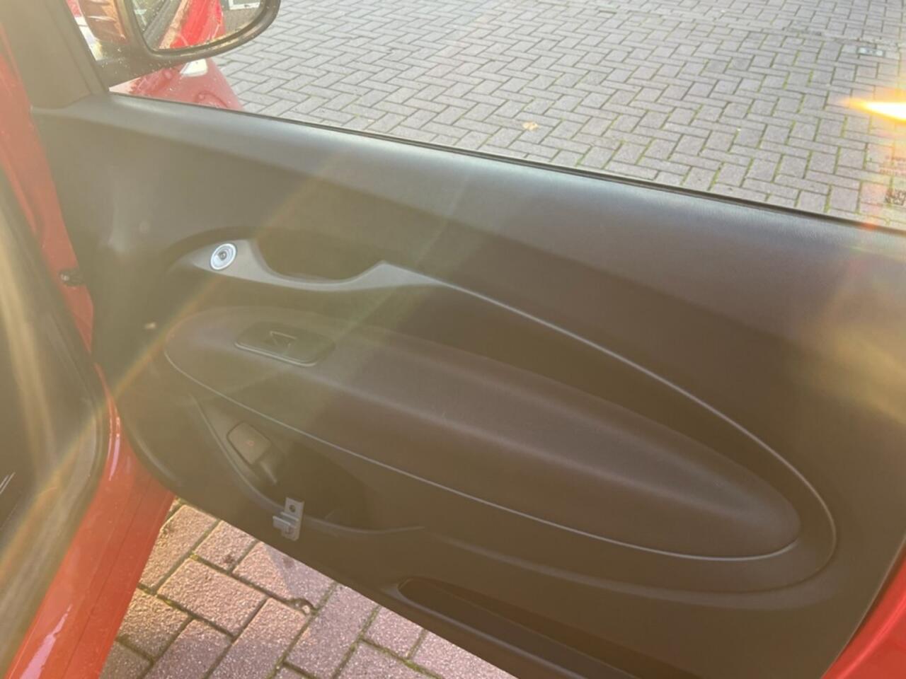 Fiat 500 RED 24 KWH / 165km bereik 2.375km NAP 1e eigenaar #NIEUWSTAAT