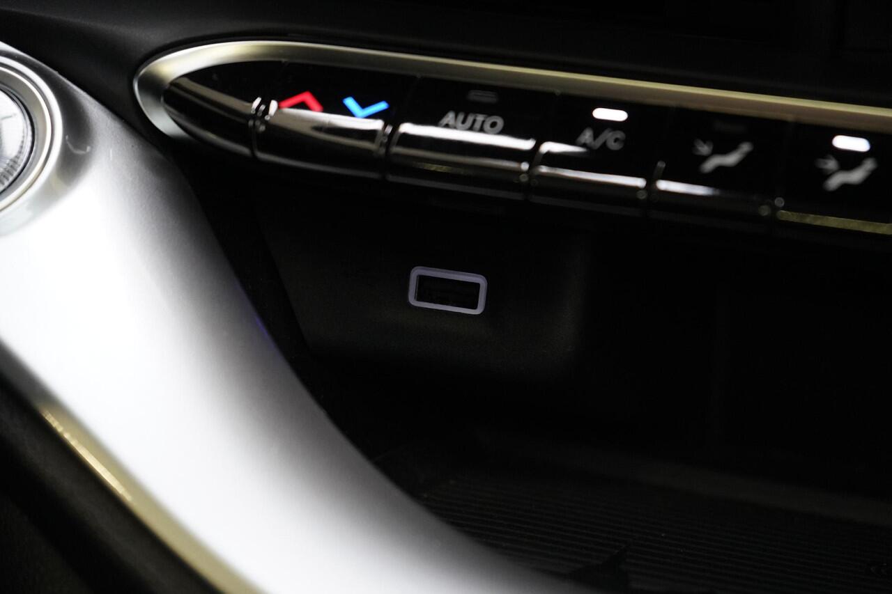 Fiat 500 Icon 42 kWh | SoH 93% | Panoramadak | Keyless | Achteruitrijcamera | Navigatie