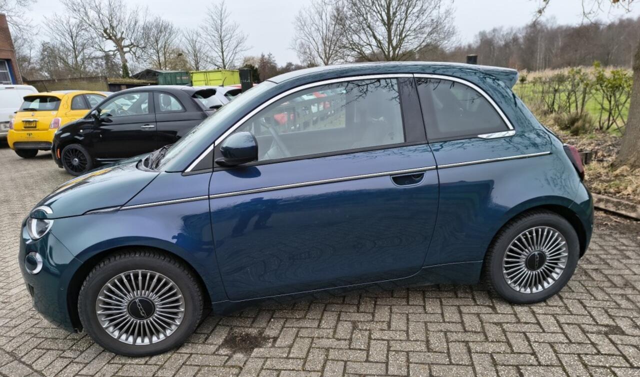 Fiat 500 E- 42KW-2023- Snelladen-Camera- Carplay-meer... - Voorjaars Actie!