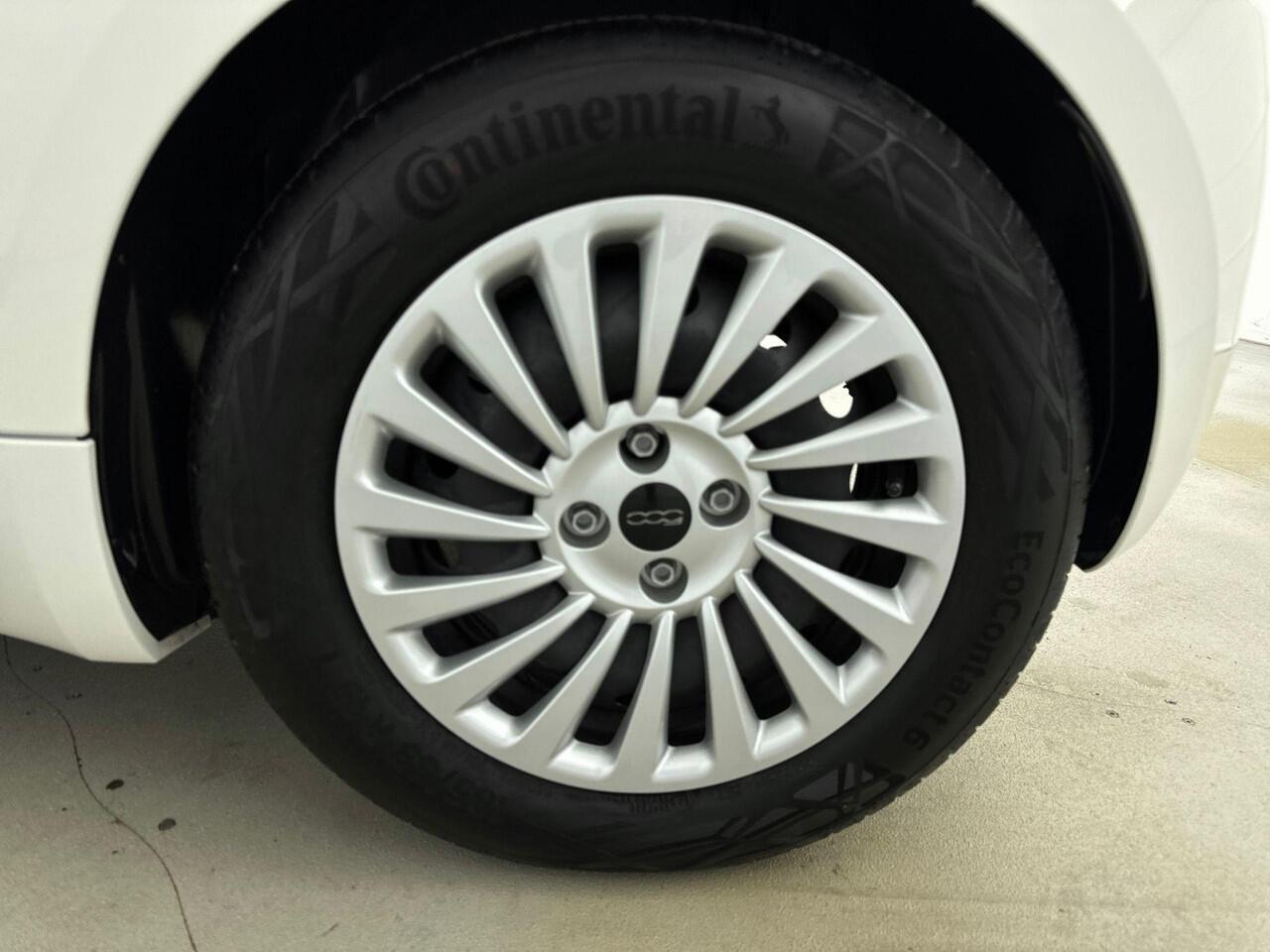 Fiat 500 Icon 42 kWh | Apple Carplay | Android Auto | Weinig kilometers! | Soh 97,2% |