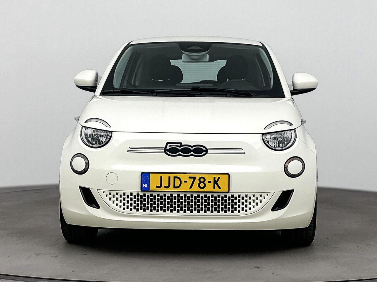 Fiat 500 Icon 42 kWh | Apple Carplay | Android Auto | Weinig kilometers! | Soh 97,2% |