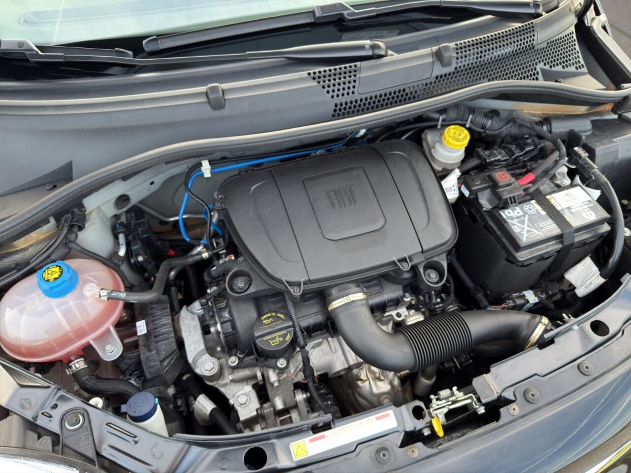 Fiat 500 1.0 Hybrid Dolcevita 2023 ZWART | Panoramadak | Apple CarPlay |