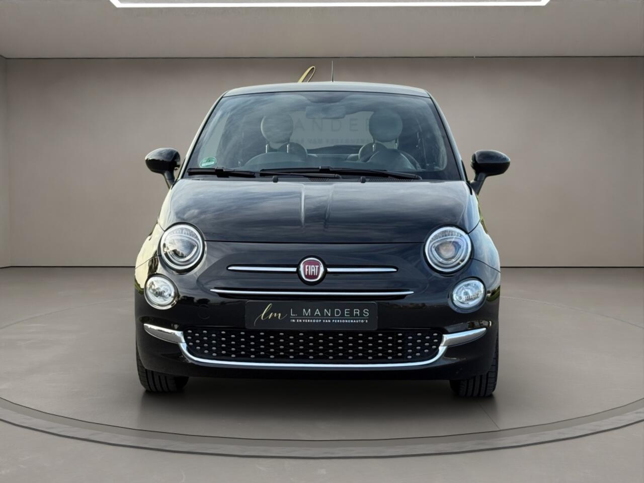 Fiat 500 1.0 Hybrid Dolcevita 2023 ZWART | Panoramadak | Apple CarPlay |