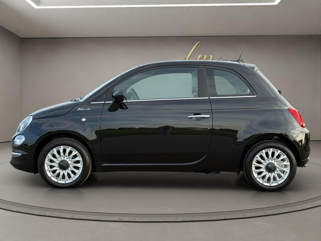 Fiat 500 1.0 Hybrid Dolcevita 2023 ZWART | Panoramadak | Apple CarPlay |