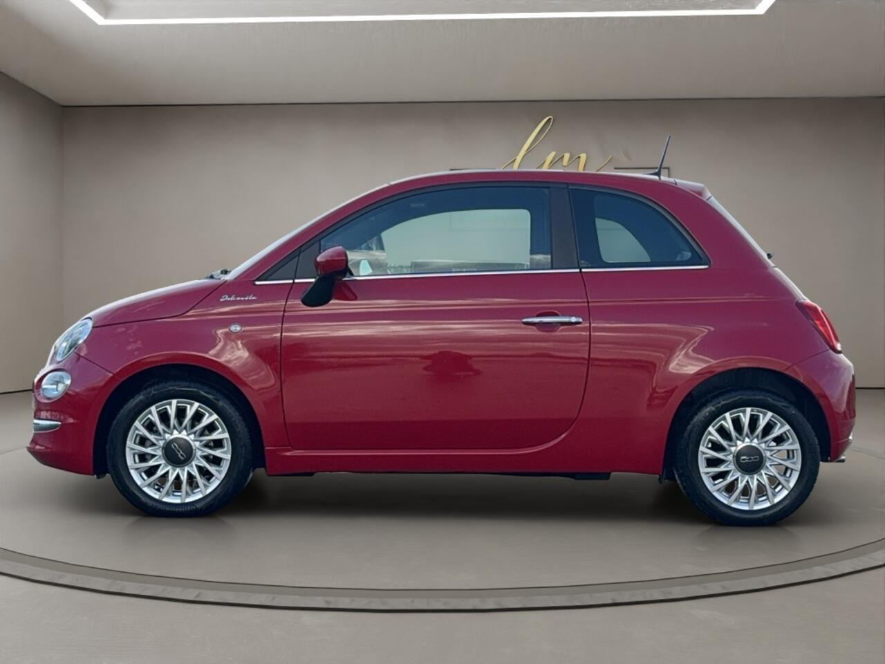 Fiat 500 1.0 Hybrid Dolcevita 2023 ROOD | Panoramadak | Apple CarPlay