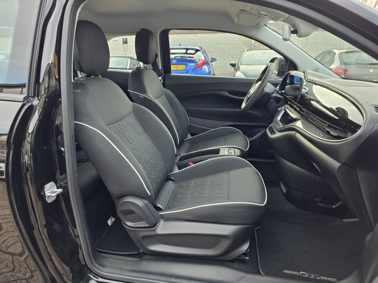 Fiat 500 airco, apple carplay/andriod. 42 kWh