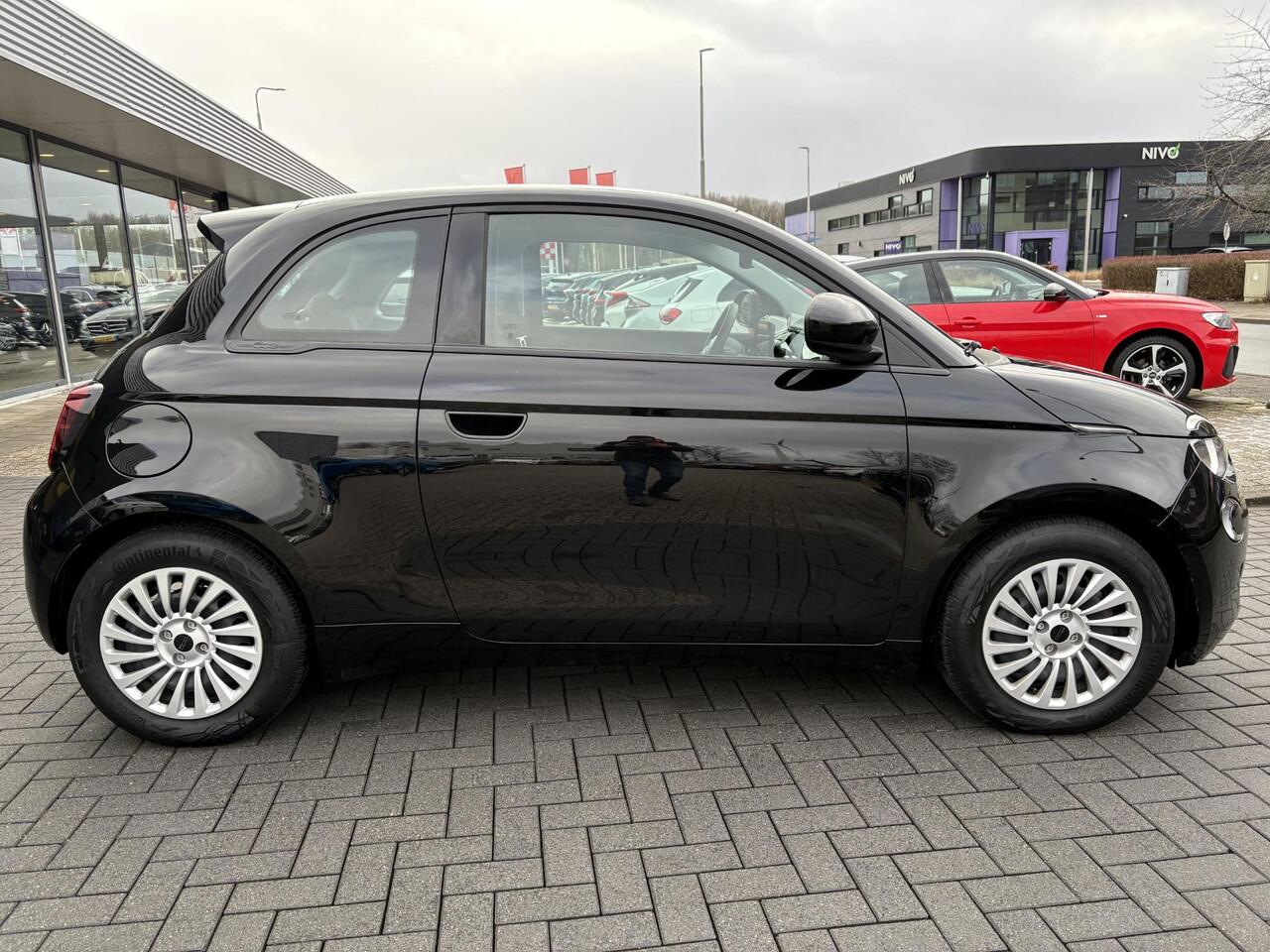 Fiat 500 Urban 42 kWh | 19.800 km! | 94,9% SOH | Carplay | Cruise Control | Climate Control |