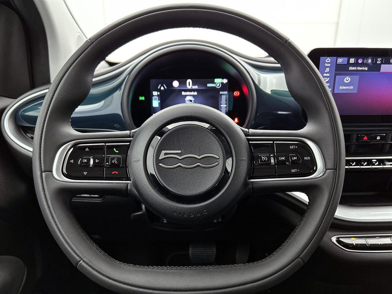 Fiat 500 Icon 42 kWh | Climate Control / ECC | Licht metalen velgen 16 inch | Cruise control | Navigatie |