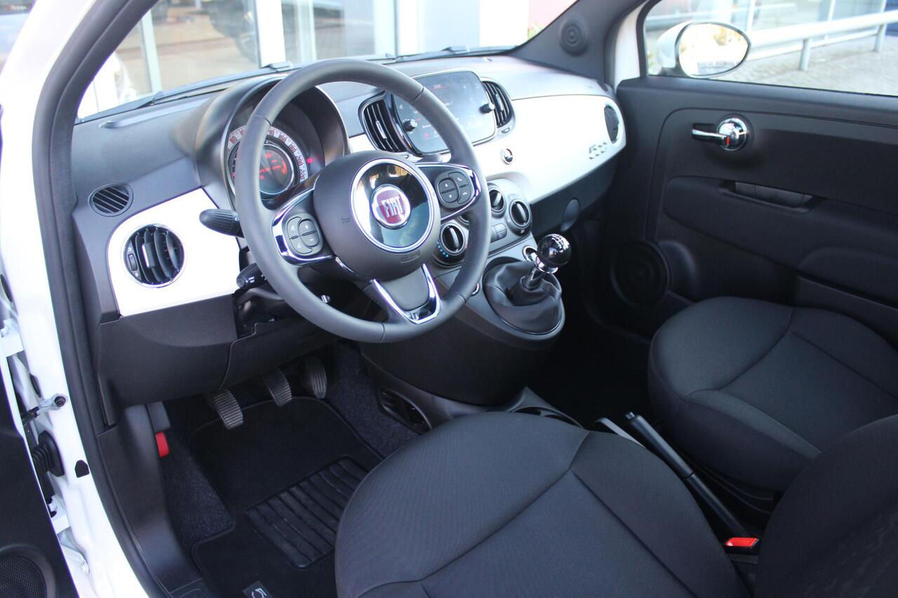 Fiat 500 1.0 72PK HYbrid DOLCEVITA FINALE | PANORAMA DAK | APPLE CARPLAY / ANDROID AUTO | ELEKTRISCHE RAMEN VOOR | PARKEERSENSOREN ACHTER | LED DAGRIJVERLICHTING | 15"LICHTMETALEN VELGEN | CRUISE CONTROL | IN 2 DELEN NEERKLAPBARE ACHTERBANK | AIRCO | MISTLAMPEN V