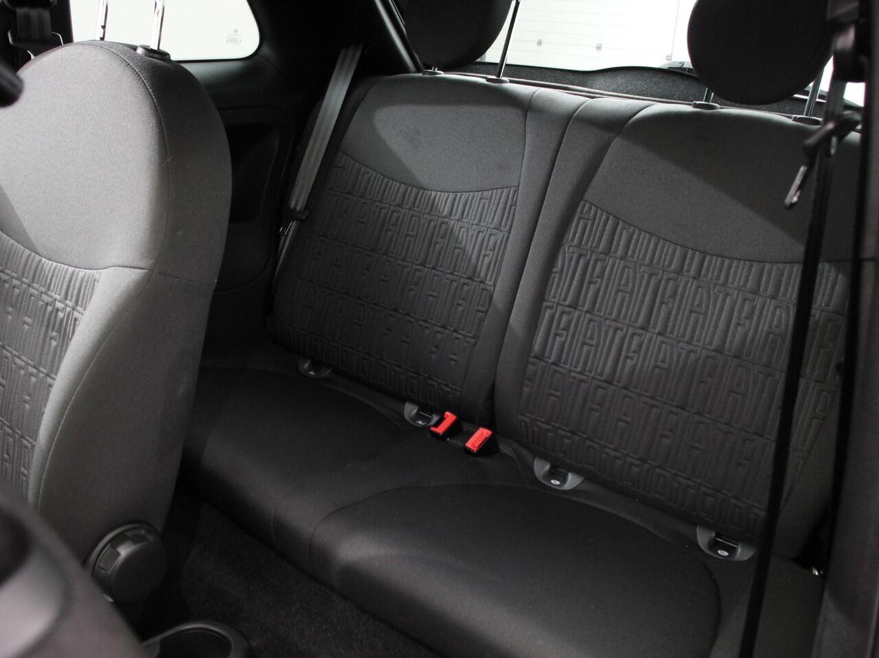 Fiat 500 1.0 Hybrid Lounge+ Airco | Cruise control | Parkeersensor achter | Radio | Navigatie | Apple Carplay/ Android Auto | Lichtmetalen velgen