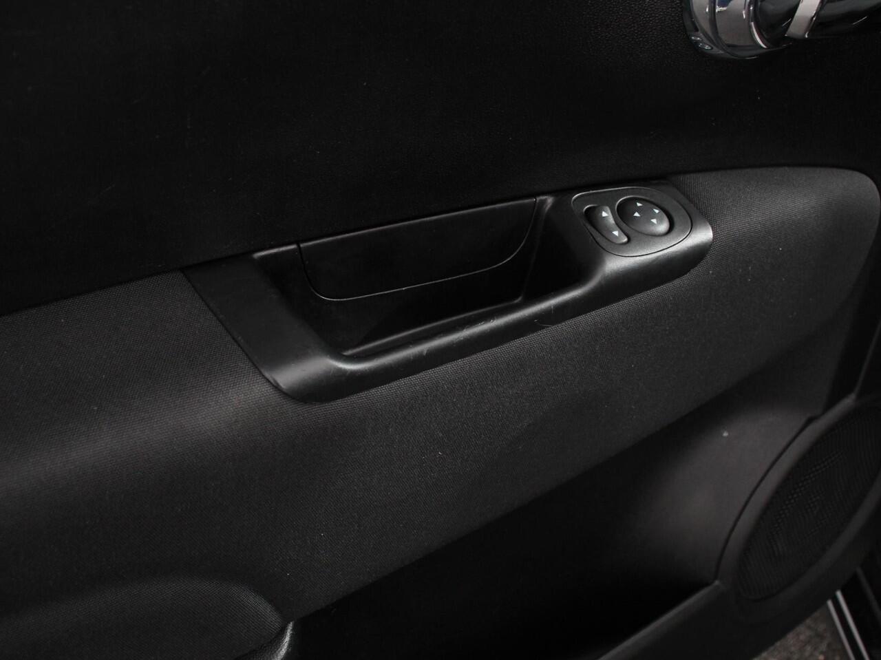 Fiat 500 1.0 Hybrid Lounge+ Airco | Cruise control | Parkeersensor achter | Radio | Navigatie | Apple Carplay/ Android Auto | Lichtmetalen velgen