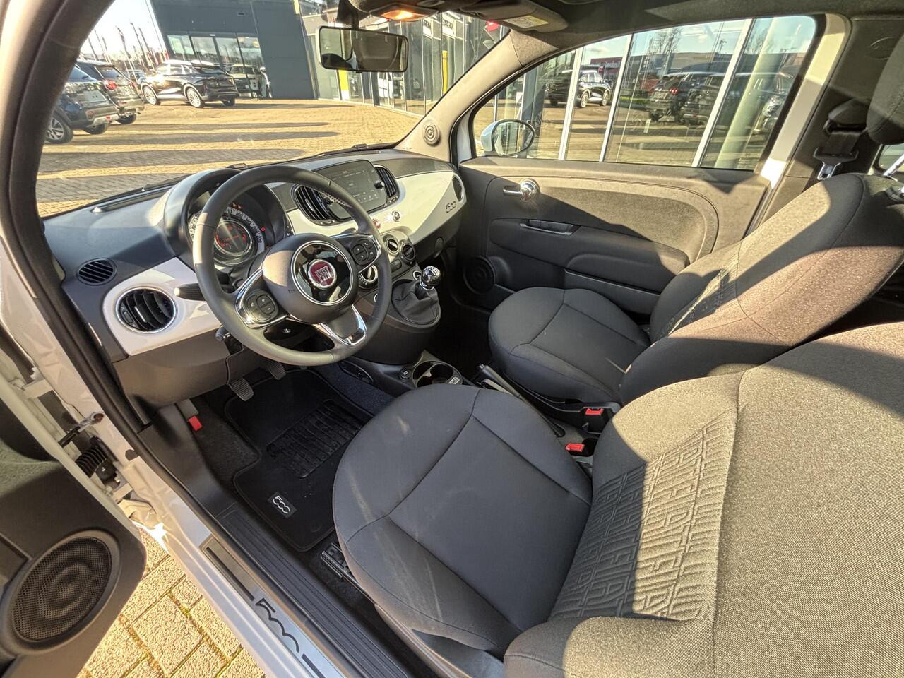 Fiat 500 1.0 Hybrid Dolcevita Finale | Parkeersensoren | Panorama dak | Apple Carplay & Android Auto