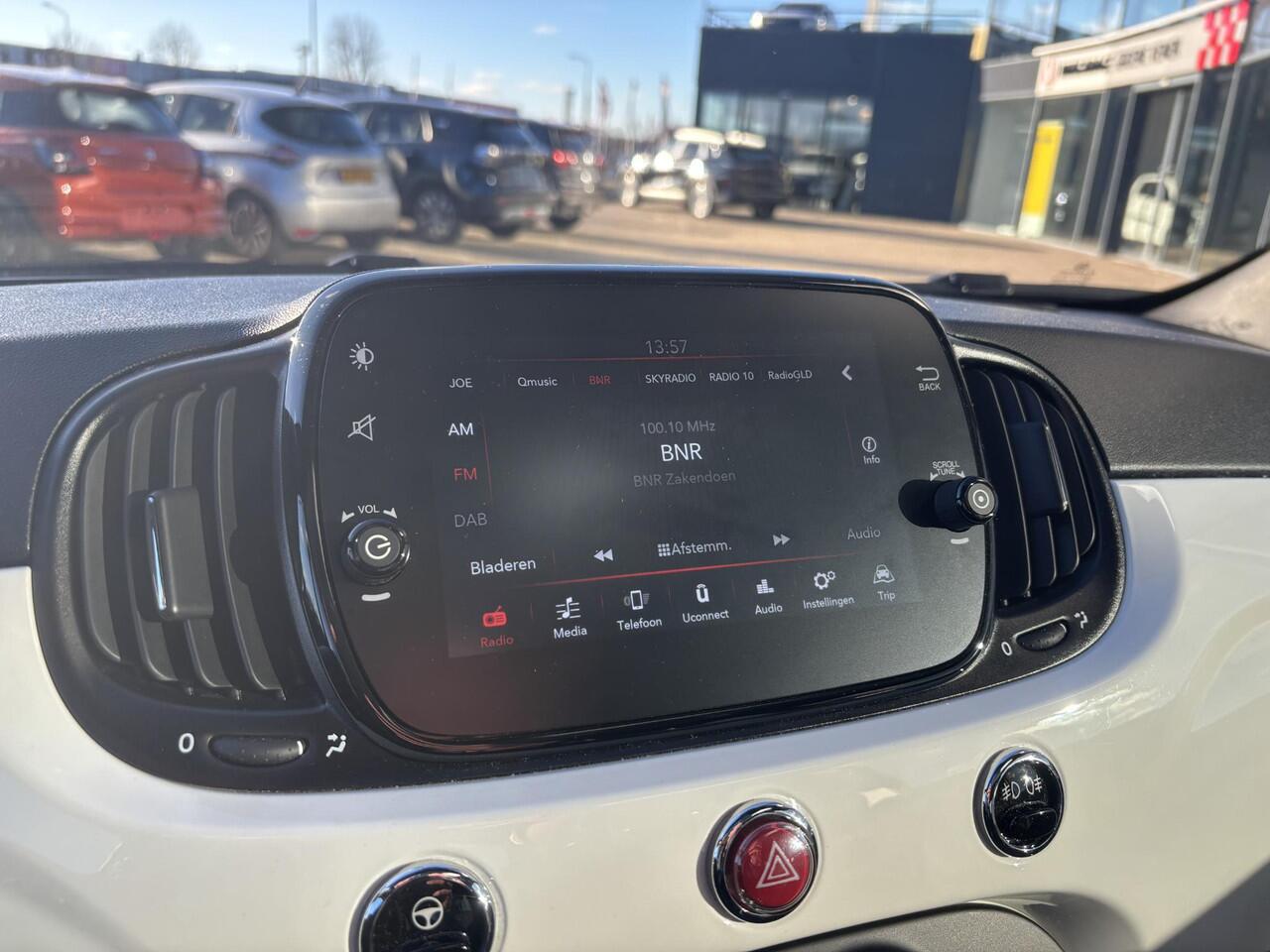 Fiat 500 1.0 Hybrid Dolcevita Finale | Parkeersensoren | Panorama dak | Apple Carplay & Android Auto