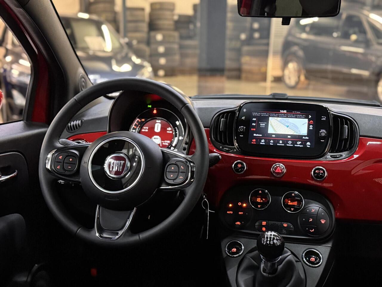 Fiat 500 1.0 Hybrid Dolcevita RED Panoramadak Navi Climat Cruise Parkeersensoren Digitaal Dashboard 16" LM Velgen