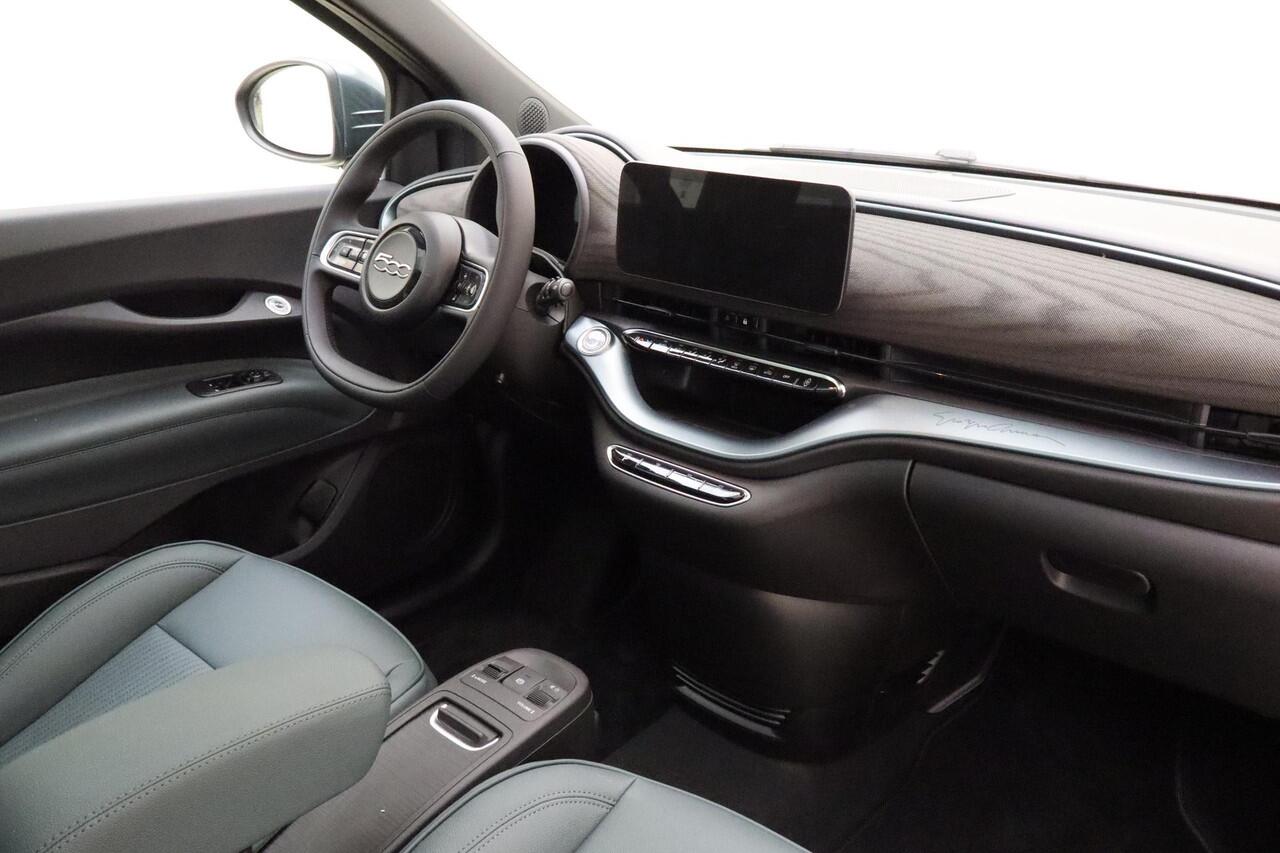 Fiat 500 Giorgio Armani Edition 42 kWh | Giorgio Armani limited edition | LED koplampen | Stoelverwarming | Panoramadak | Camera | Adaptieve cruise control