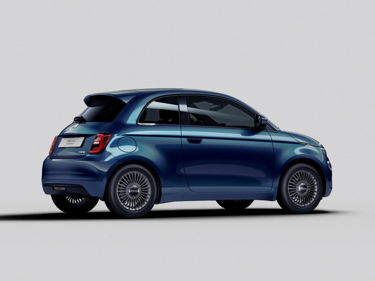 Fiat 500 Hybrid Torino Launch Edition | Private Lease ¤ 387,- | New | Clima | Carplay | PDC | Priv Glass | Ocean Green