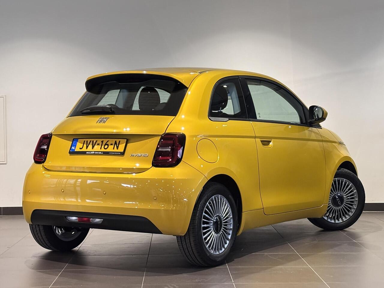 Fiat 500 Torino 1.0 Hybrid 65pk | 8 JAAR GARANTIE!| FULL LED | APPLE CARPLAY / ANDROID AUTO | KEYLESS | CAMERA | ISOFIX |