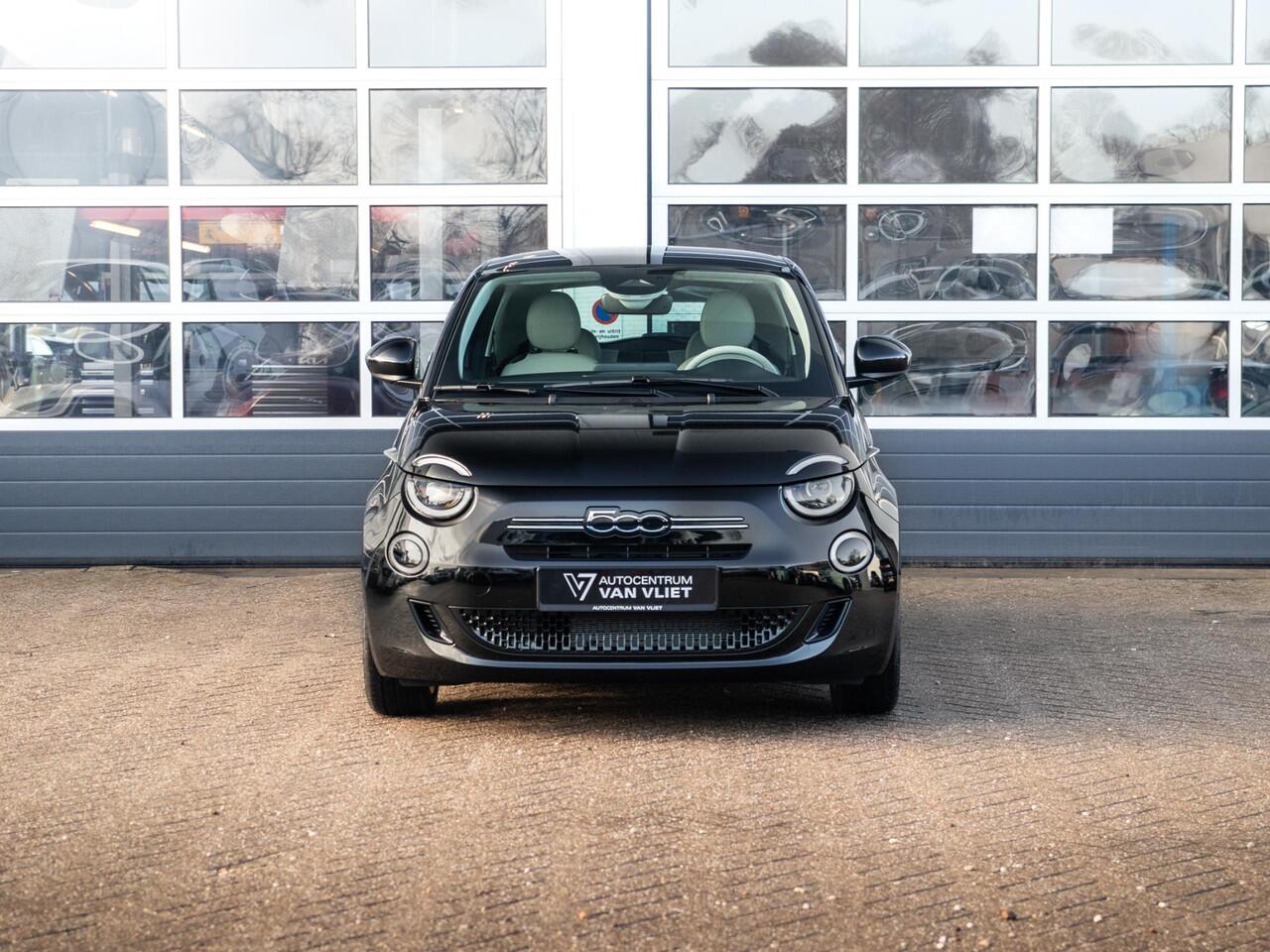 Fiat 500 Hybrid Collezione | Clima | LED | PDC | JBL Premium Audio | 17" | Camera | BSM | Canneloni Ivory/Piombo interieur