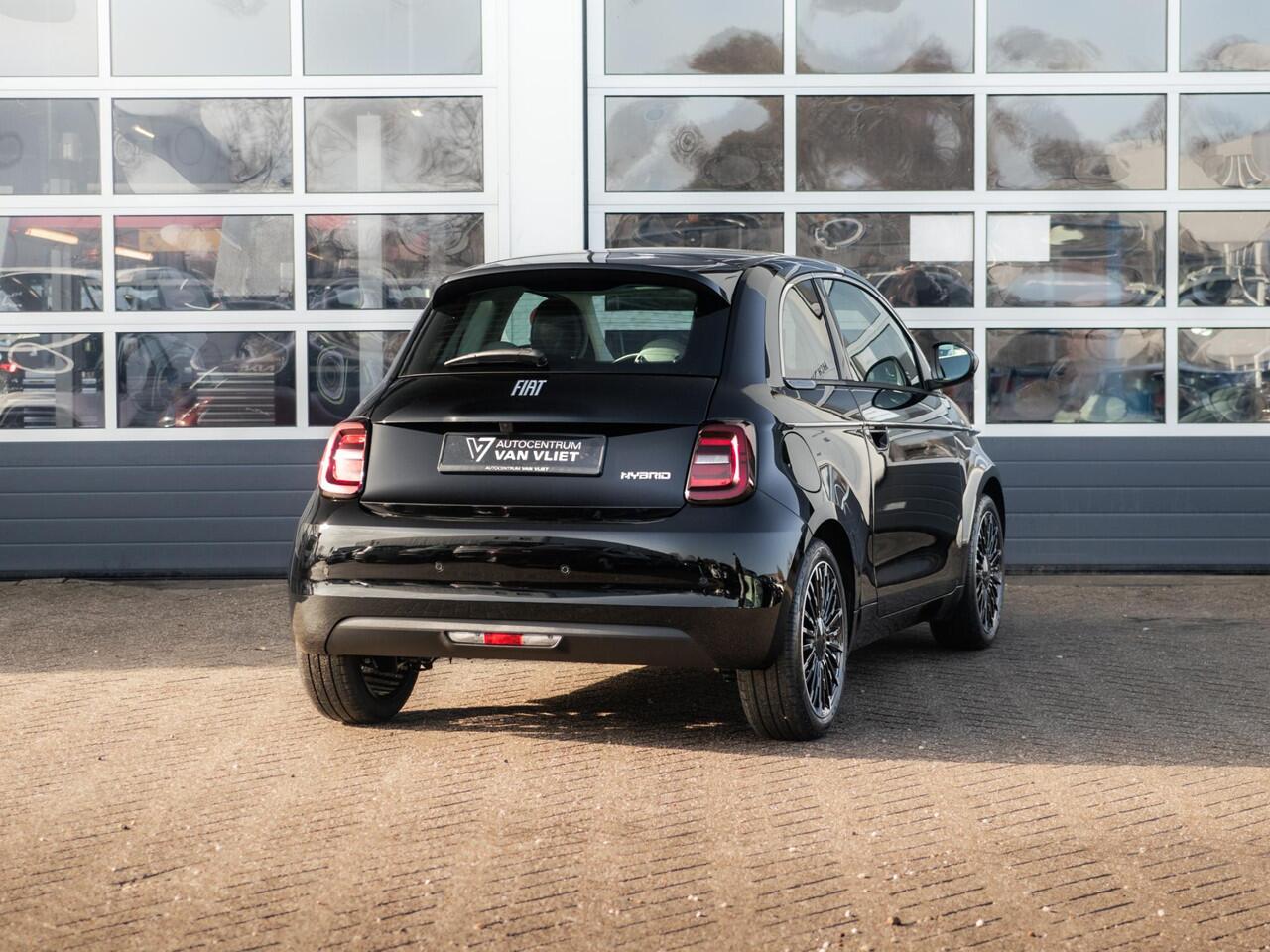 Fiat 500 Hybrid Collezione | Clima | LED | PDC | JBL Premium Audio | 17" | Camera | BSM | Canneloni Ivory/Piombo interieur