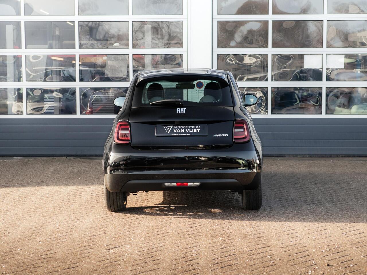 Fiat 500 Hybrid Collezione | Clima | LED | PDC | JBL Premium Audio | 17" | Camera | BSM | Canneloni Ivory/Piombo interieur