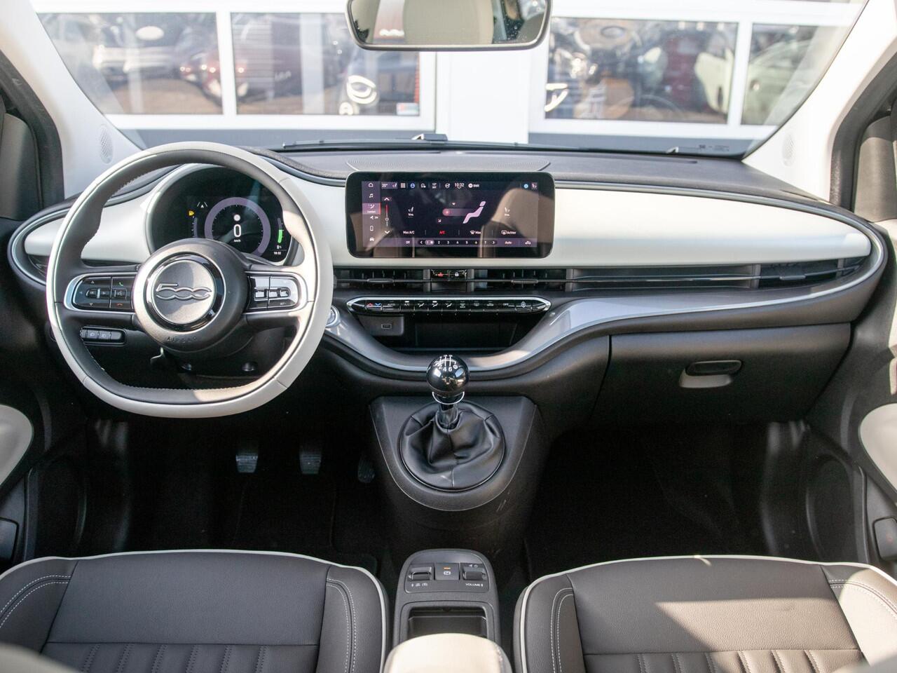 Fiat 500 Hybrid Collezione | Clima | LED | PDC | JBL Premium Audio | 17" | Camera | BSM | Canneloni Ivory/Piombo interieur