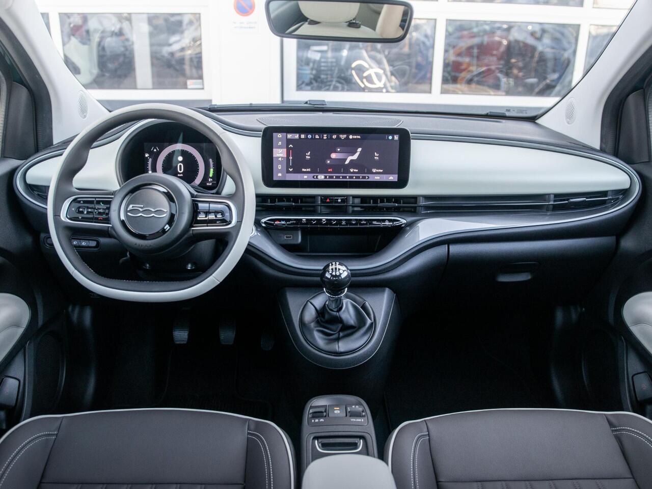 Fiat 500 Hybrid Collezione | Clima | LED | PDC | JBL Premium Audio | 17" | Camera | Canneloni Ivory/Piombo interieur