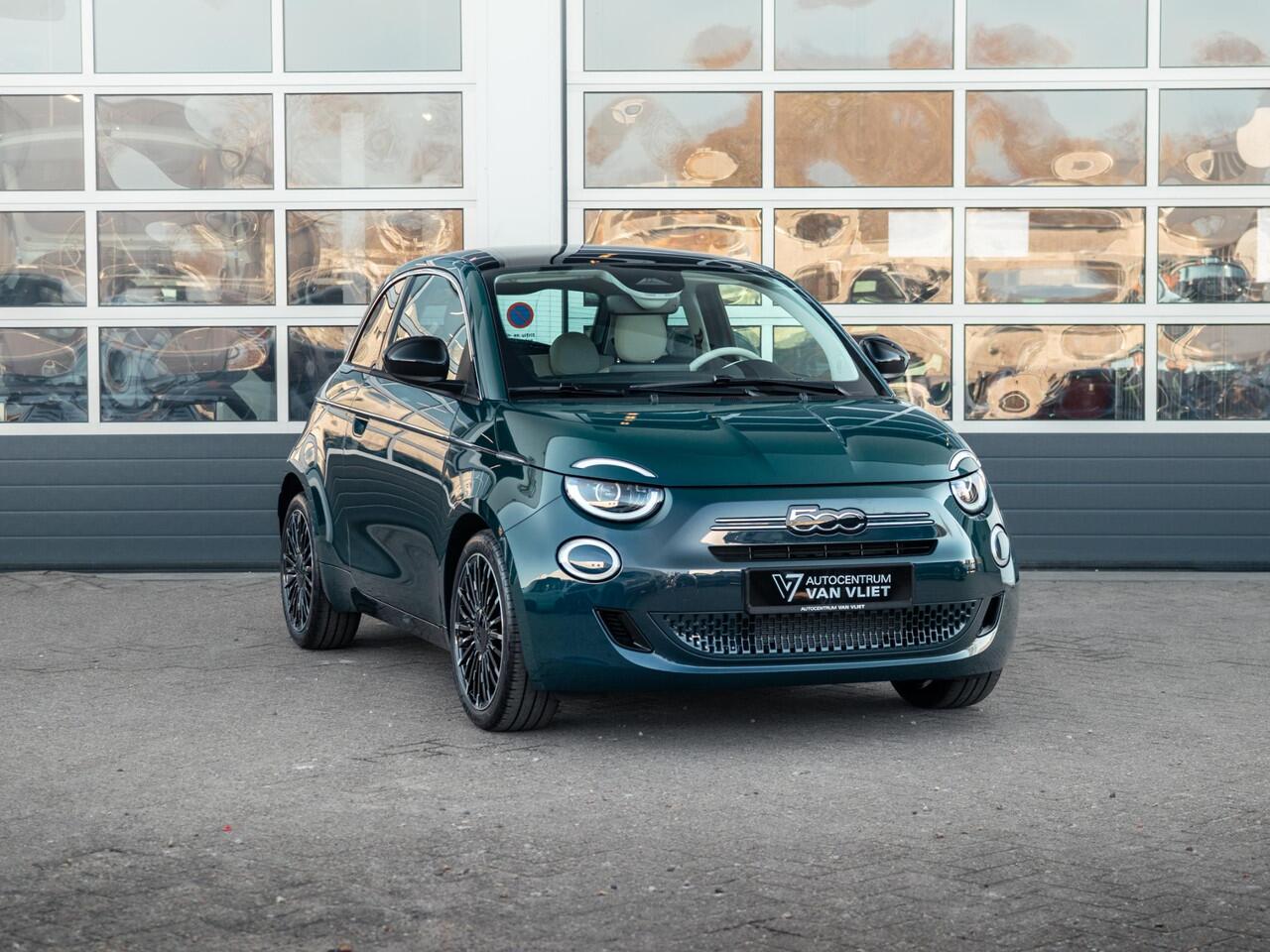 Fiat 500 Hybrid Collezione | Clima | LED | PDC | JBL Premium Audio | 17" | Camera | Canneloni Ivory/Piombo interieur