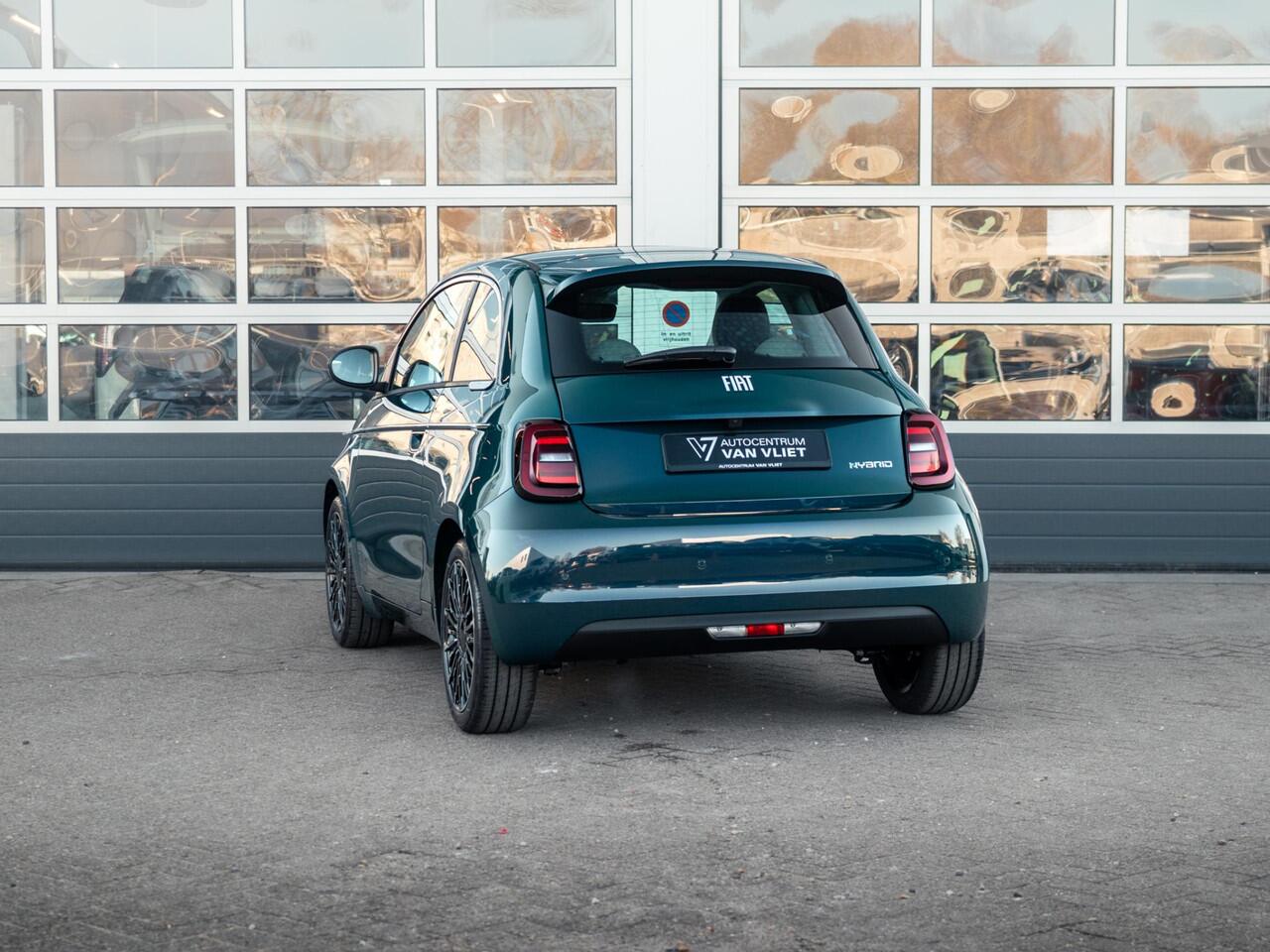 Fiat 500 Hybrid Collezione | Clima | LED | PDC | JBL Premium Audio | 17" | Camera | Canneloni Ivory/Piombo interieur