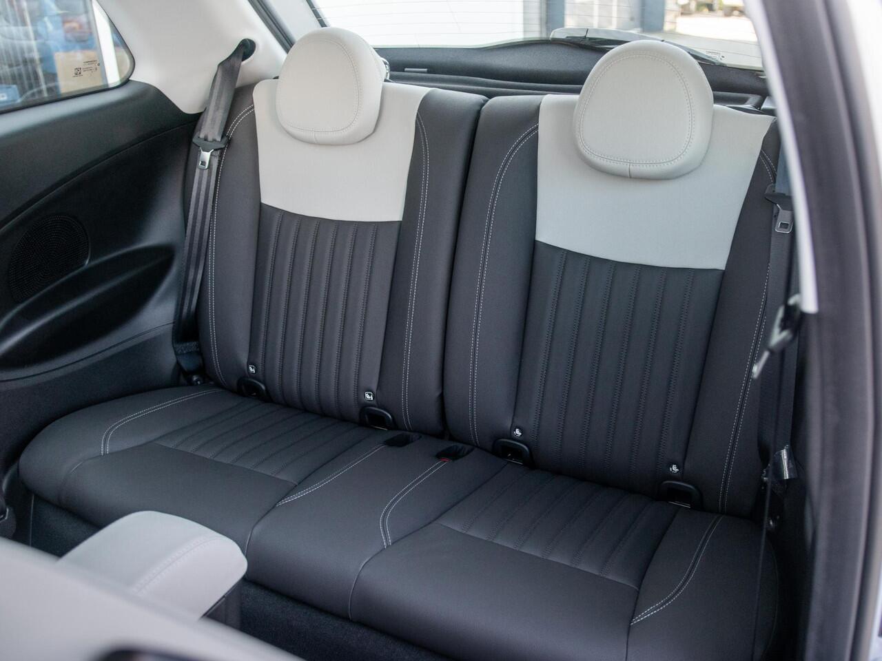 Fiat 500 Hybrid Collezione | Clima | LED | PDC | JBL Premium Audio | 17" | Camera | Canneloni Ivory/Piombo interieur
