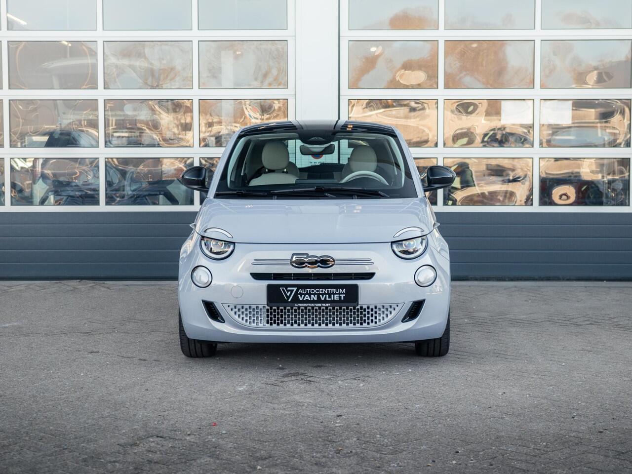 Fiat 500 Hybrid Collezione | Clima | LED | PDC | JBL Premium Audio | 17" | Camera | Canneloni Ivory/Piombo interieur