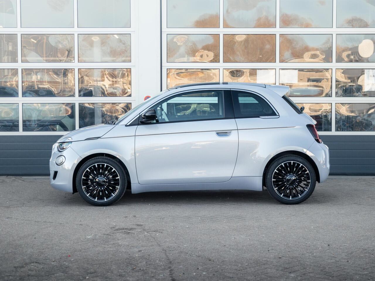 Fiat 500 Hybrid Collezione | Clima | LED | PDC | JBL Premium Audio | 17" | Camera | Canneloni Ivory/Piombo interieur