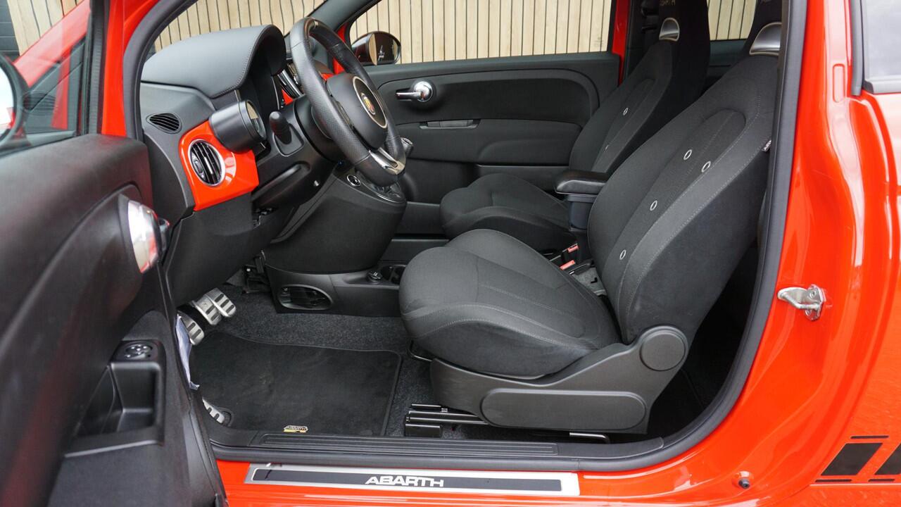 Fiat 500 ABARTH 595 1.4 T-Jet 145pk Virtual Cockpit 16inch LM *Magneti Marelli Exhaust* 45183km! *NL Auto*