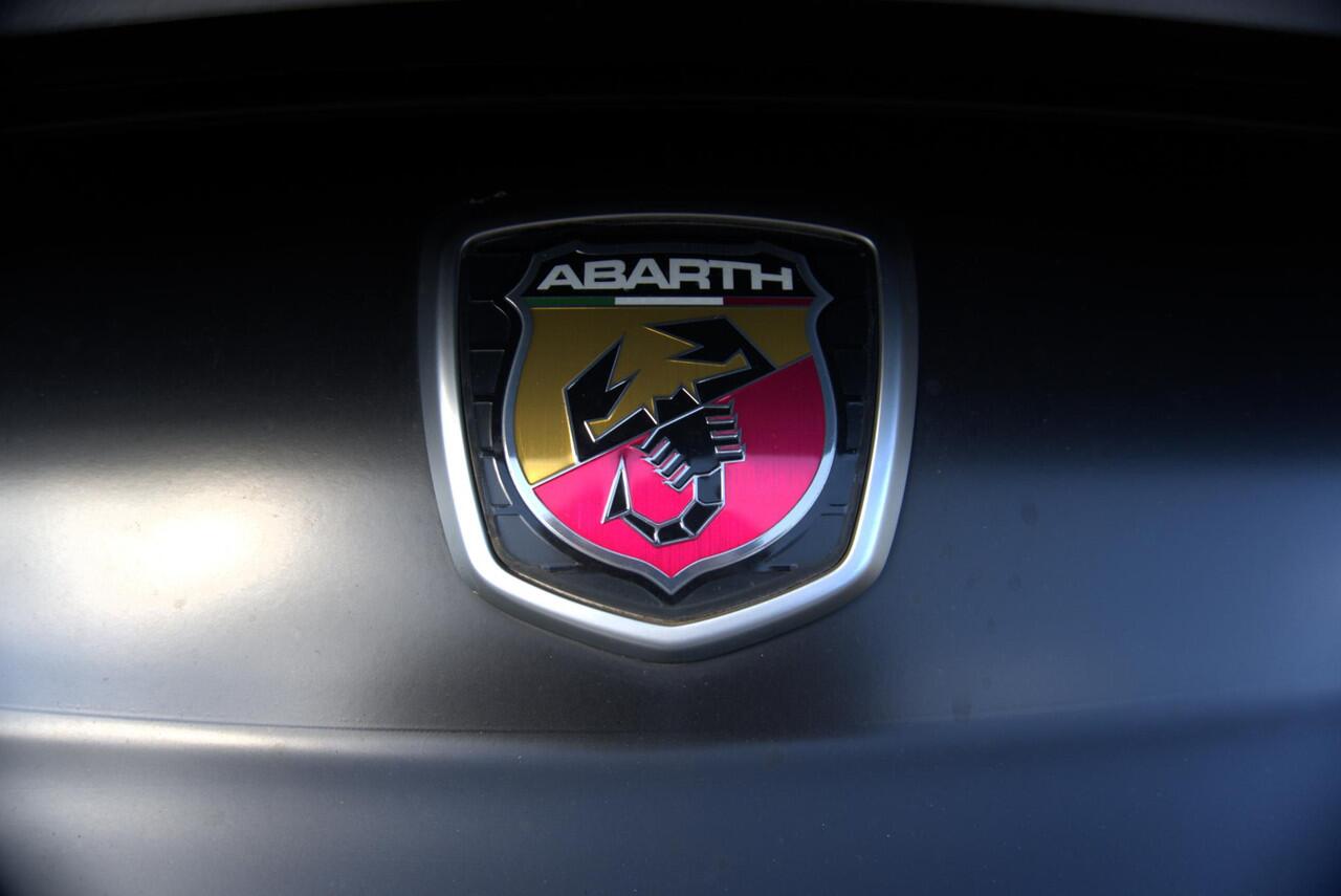 Fiat 500 ABARTH 1.4 T-Jet Turismo 70th (matzwarte wrap)