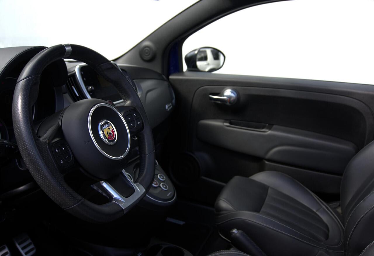 Fiat 500 ABARTH 1.4 T-Jet Turismo 70th (matzwarte wrap)