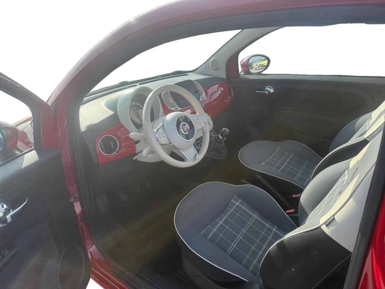 Fiat 500C 0.9 TwinAir Turbo Lounge | Parkeersensoren | Bluetooth | Cruise Control | Navigatie | Airco | DAB | Stuurbediening