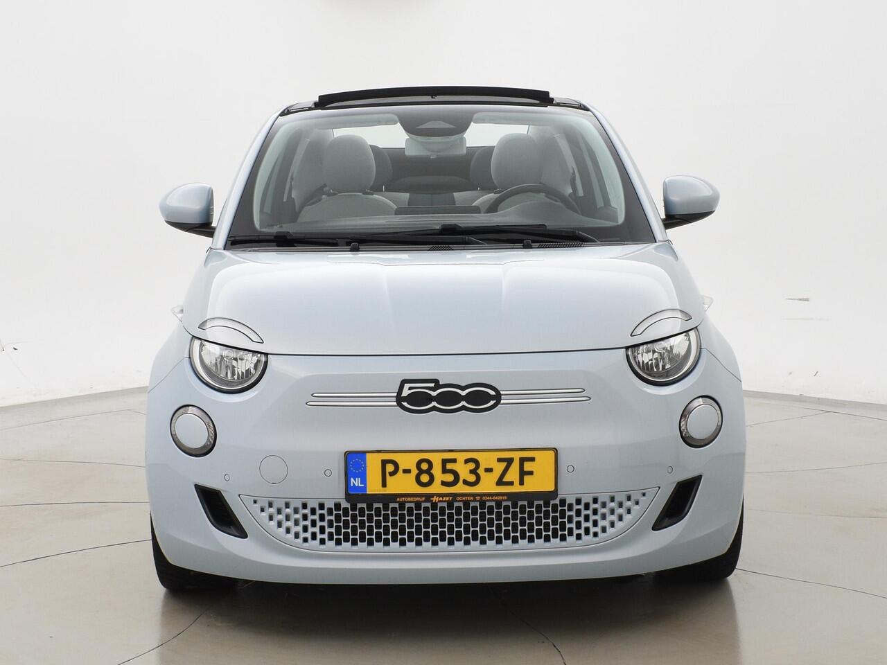 Fiat 500C 42 kWh Aut. *CELESTIAL BLUE* + STOELVERW. | CAMERA | 17 INCH | APPLE CARPLAY