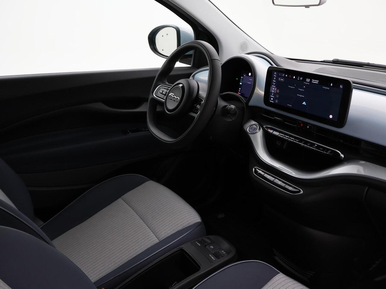 Fiat 500C 42 kWh Aut. *CELESTIAL BLUE* + STOELVERW. | CAMERA | 17 INCH | APPLE CARPLAY
