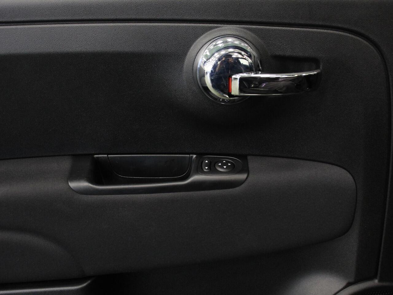 Fiat 500C 1.0 Hybrid Lounge Plus | Navigatie | Cruise Control | Parkeer Sensoren | Climate Control | DAB | Lichtmetalen Velgen