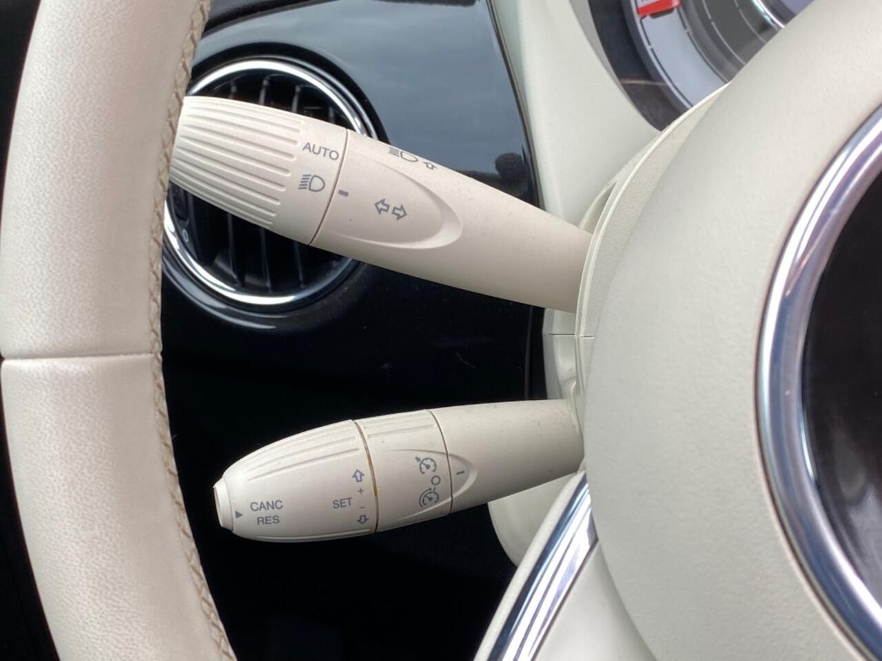 Fiat 500C 1.0 HYBR. LOUNGE NAV CRUISE CARPLAY DAB LMV PDC