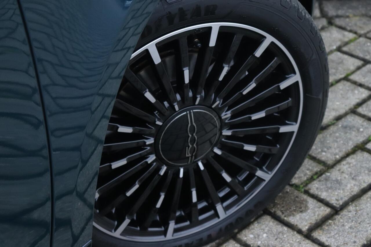 Fiat 500C La Prima 42 kWh | Technology | Navi | Camera | 17"